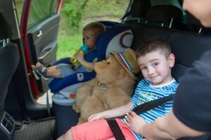 kids in car